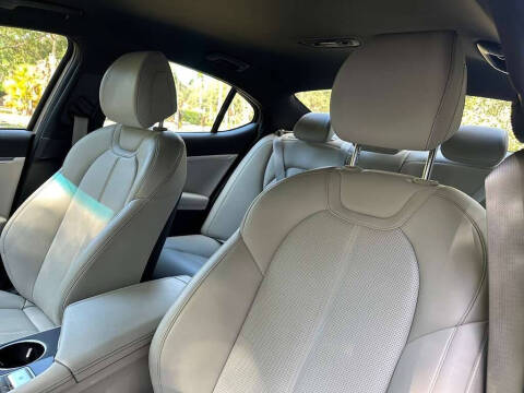 2024 Genesis G70 2.5T Standard