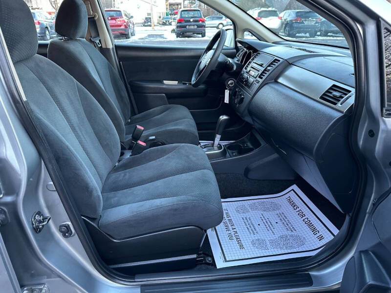 2011 Nissan Versa 1.8 S