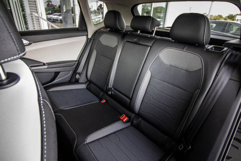 2026 Volkswagen Taos SE