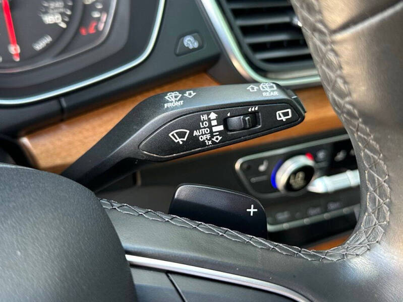 2023 Audi Q5 quattro Premium 40 TFSI