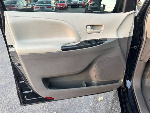 2014 Toyota Sienna L 7-Passenger