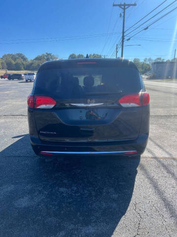 2017 Chrysler Pacifica Touring Plus