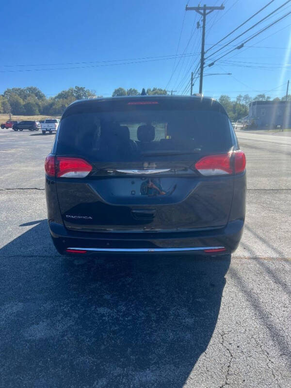 2017 Chrysler Pacifica Touring Plus