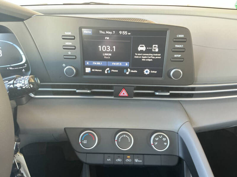 2026 Hyundai Elantra SE