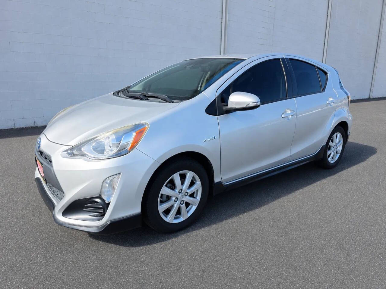 Classic Silver Metallic 2017 Toyota Prius c Two Hatchback Front-Wheel Drive Continuously Variable Transmission