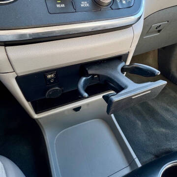 2017 Toyota Sienna LE 7-Passenger Auto Access Seat