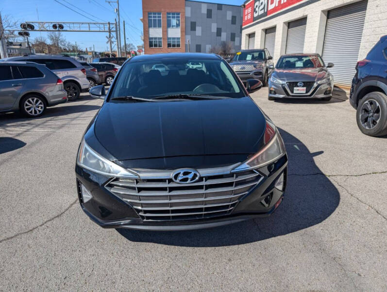 2019 Hyundai Elantra SE
