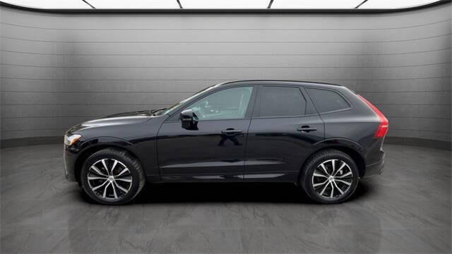 2023 Volvo XC60 B5 Plus Dark Theme