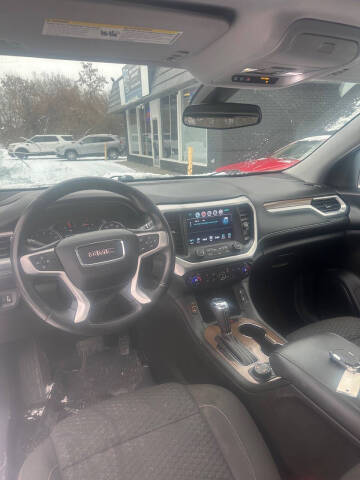 2017 GMC Acadia SLE-2