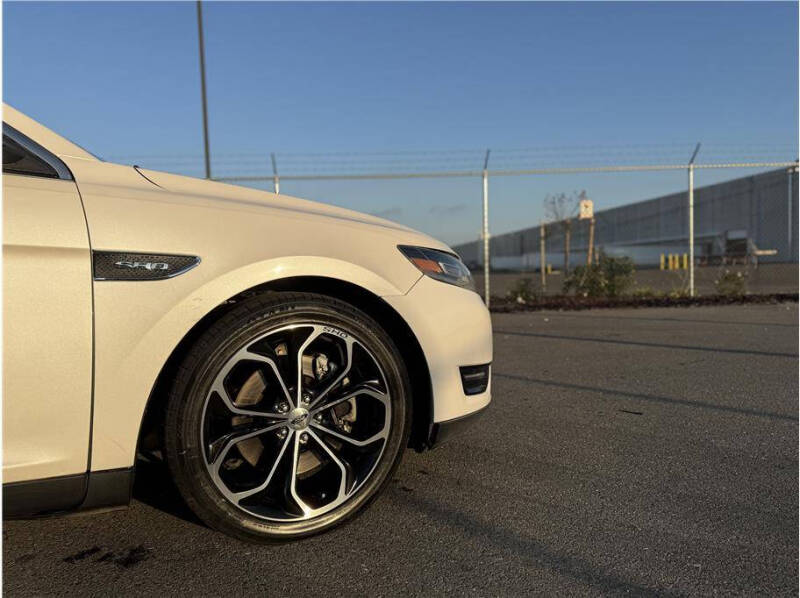 2015 Ford Taurus SHO