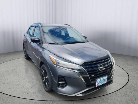 2022 Nissan Kicks SR