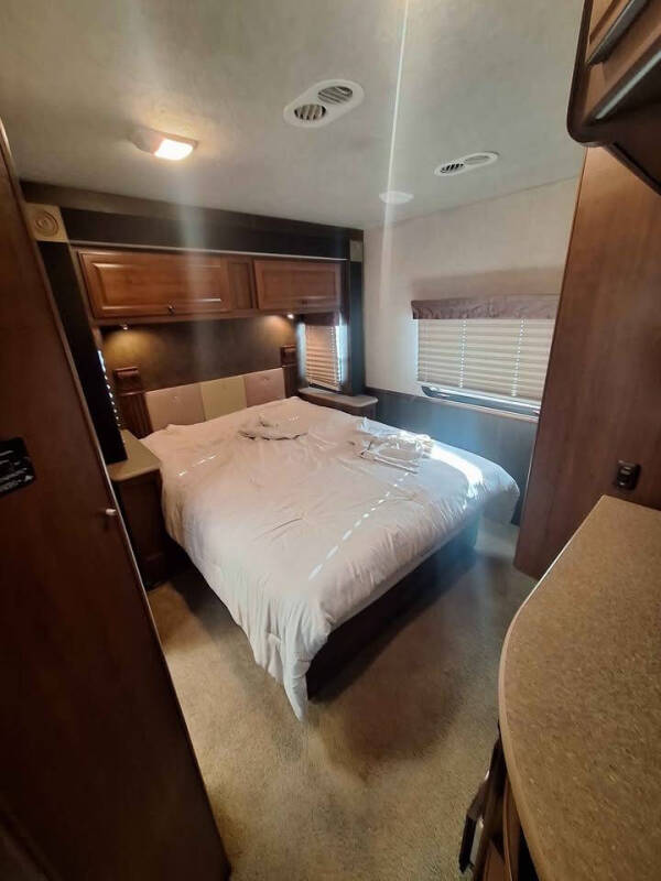 2014 Fleetwood RV Jamboree Searcher 31M