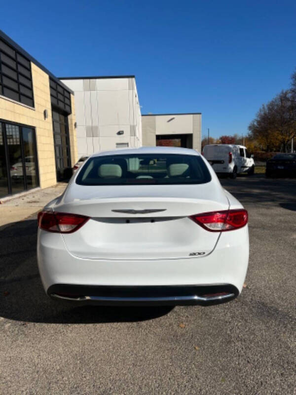 2016 Chrysler 200 Limited