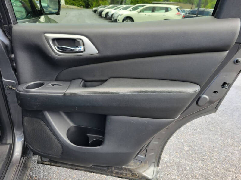 2018 Nissan Pathfinder SL