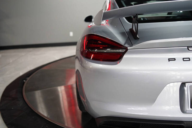 2016 Porsche Cayman GT4