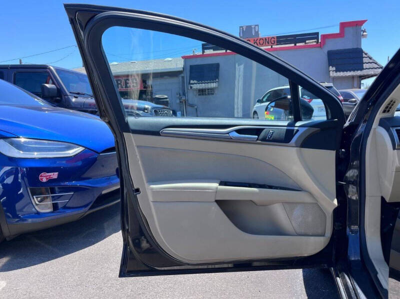 2014 Ford Fusion SE