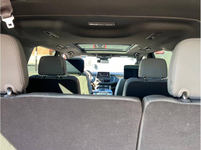 2023 GMC Yukon XL SLT