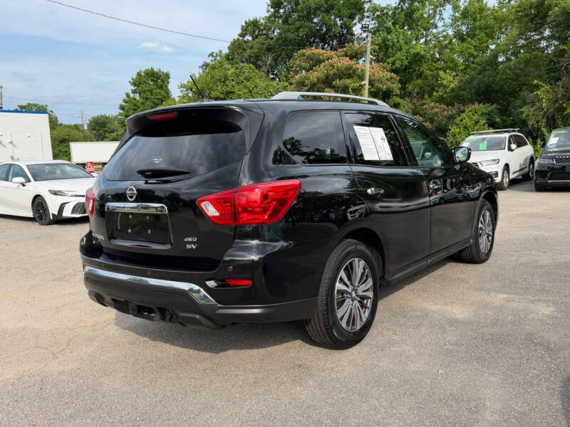 2018 Nissan Pathfinder SV