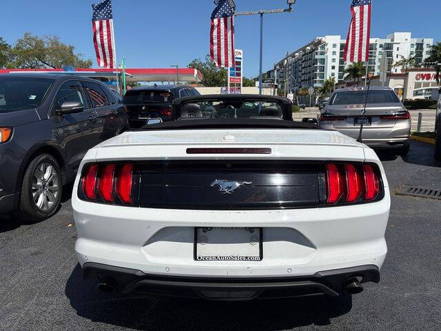 2022 Ford Mustang EcoBoost