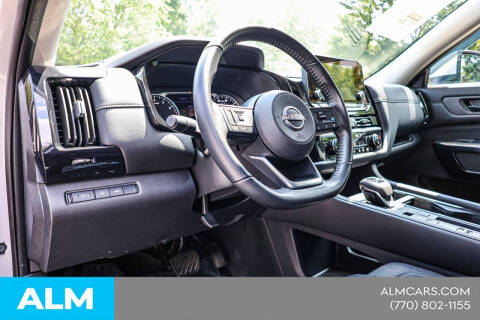 2024 Nissan Pathfinder SV
