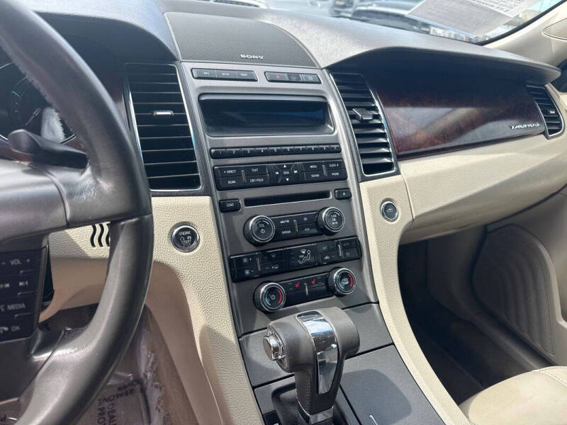 2012 Ford Taurus SEL