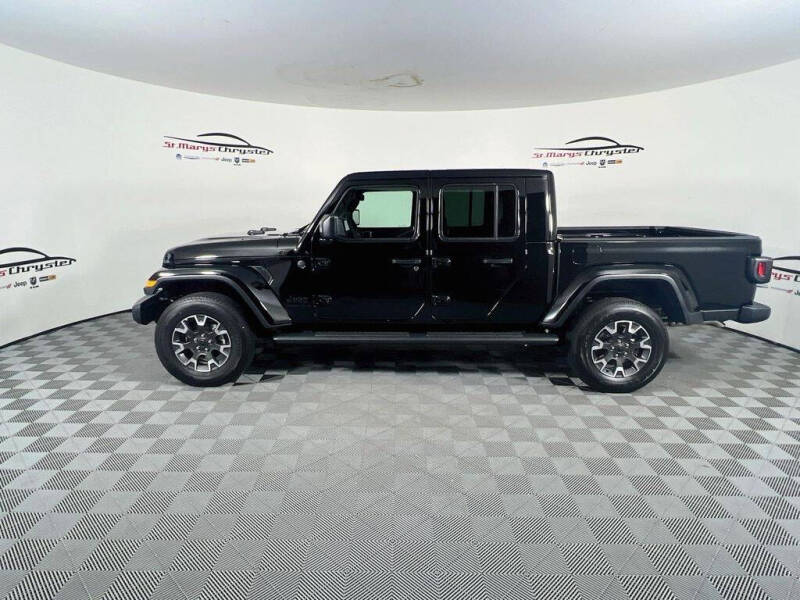 2026 Jeep Gladiator Sahara