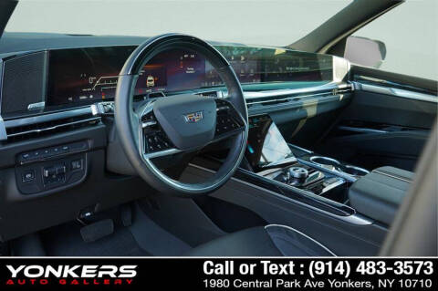 2025 Cadillac Escalade Sport