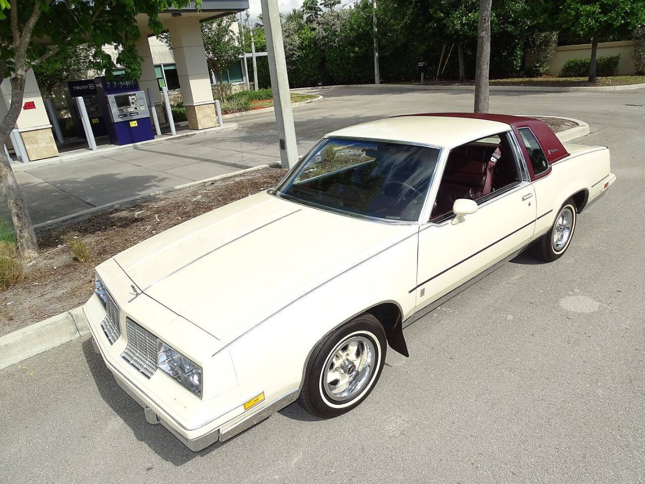 1985 Oldsmobile Cutlass Supreme 11