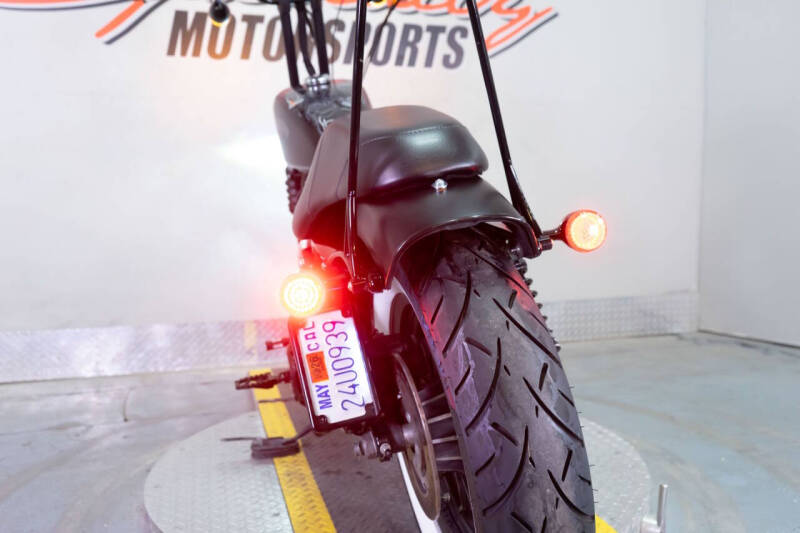 2015 Harley-Davidson Iron 883