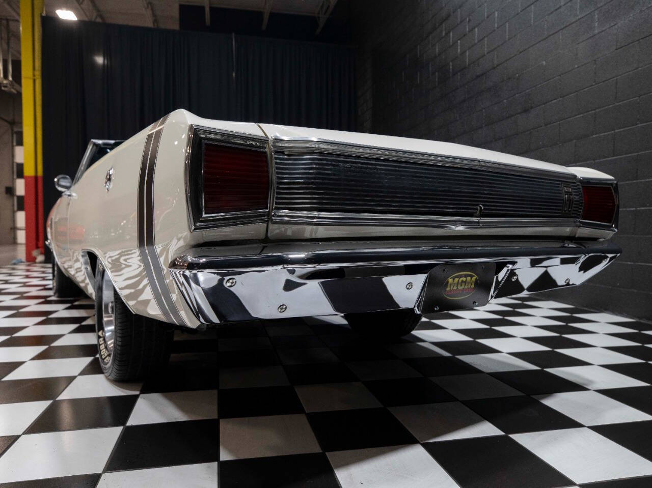 1967 Dodge Dart 76