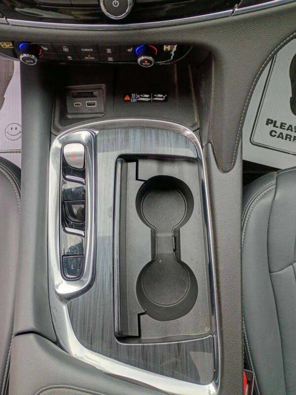 2022 Buick Enclave Essence