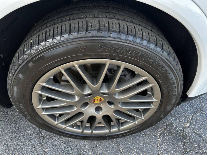 2018 Porsche Cayenne Platinum Edition