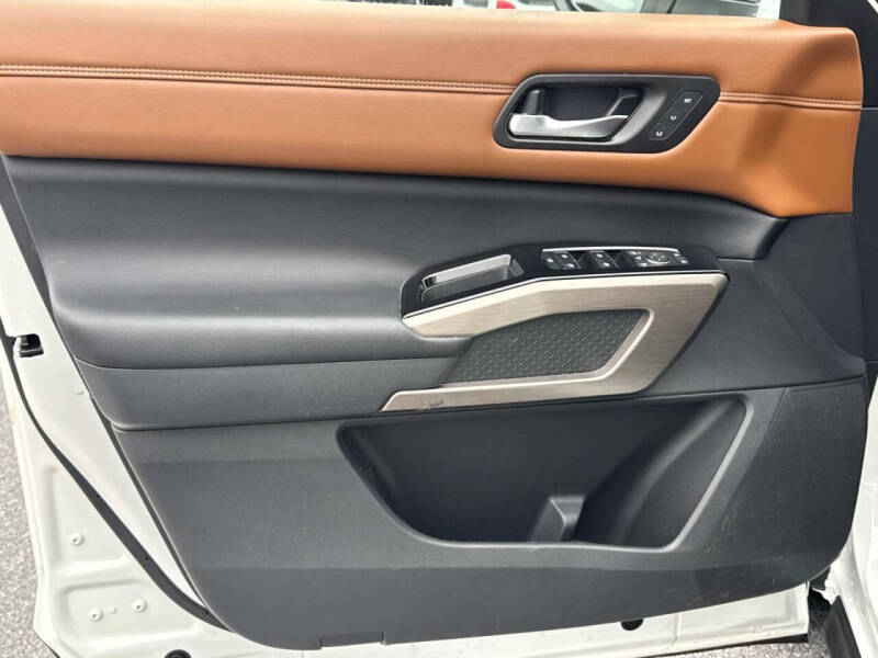 2023 Nissan Pathfinder Platinum