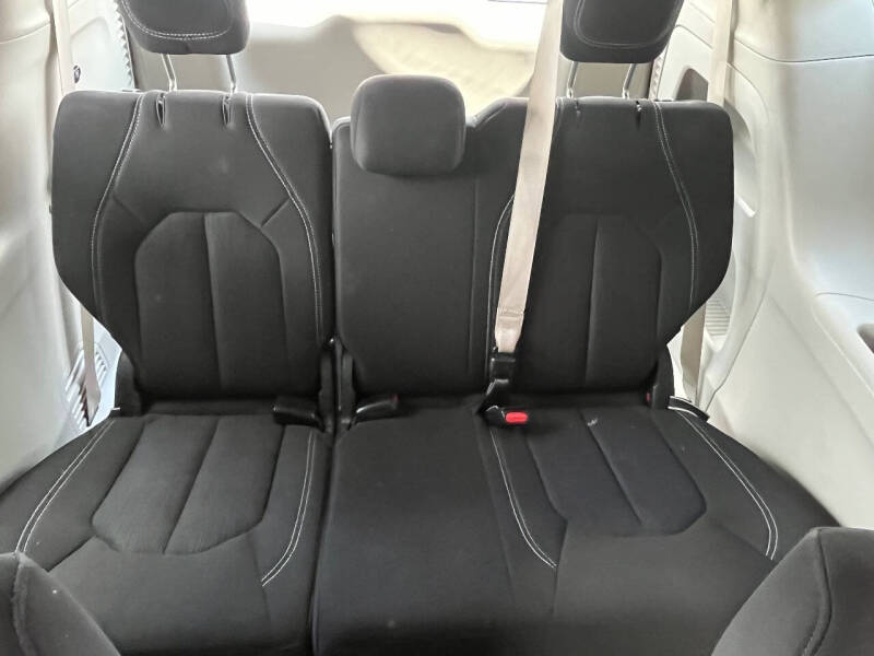 2024 Chrysler Voyager LX