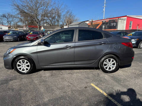 2012 Hyundai Accent GLS