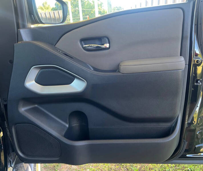 2022 Nissan Frontier SV