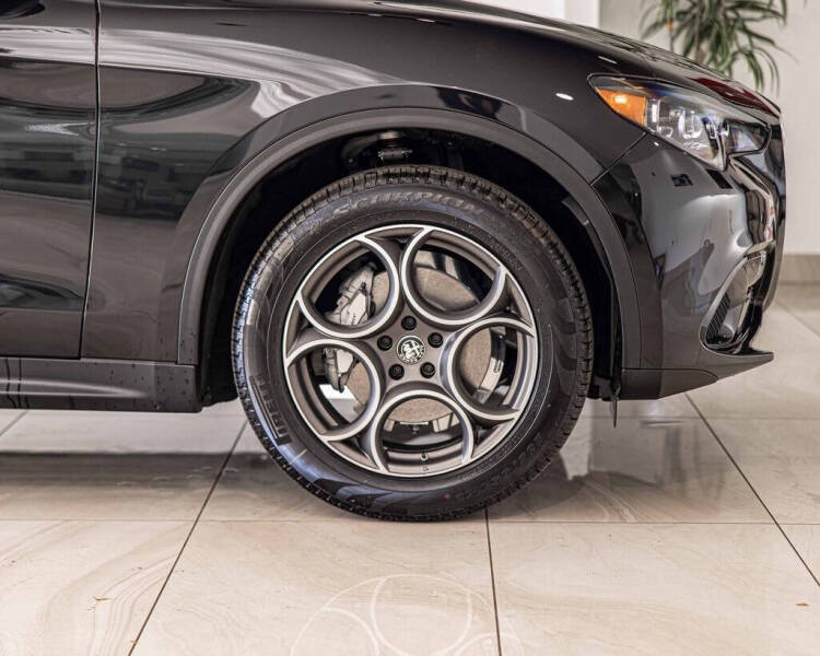 2025 Alfa Romeo Stelvio