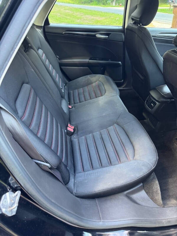 2016 Ford Fusion SE