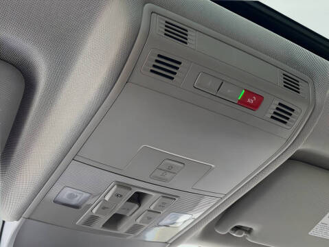 2023 Volkswagen Taos SEL 4Motion
