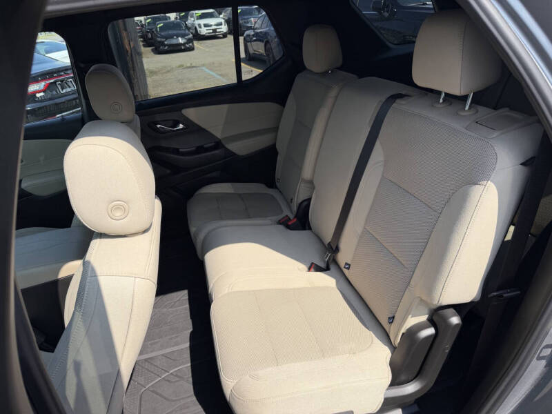 2023 Chevrolet Traverse LS
