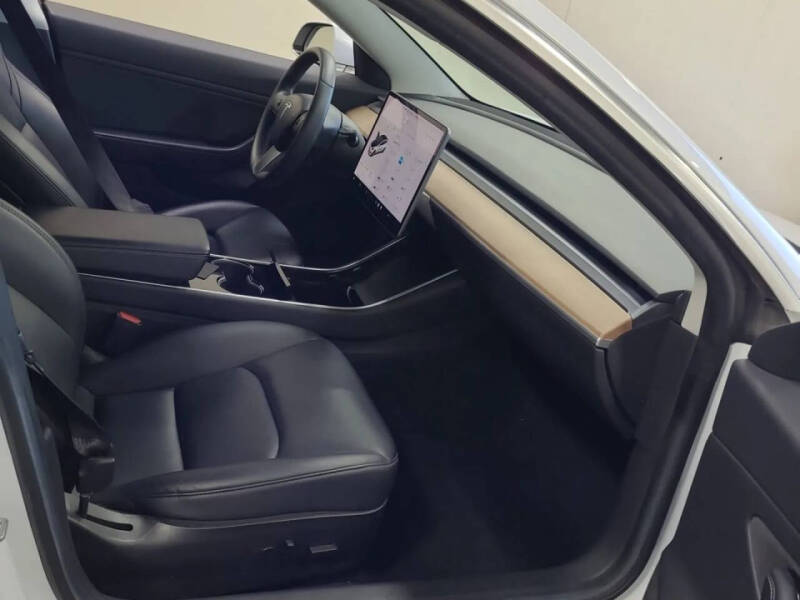 2019 Tesla Model 3 Standard Range Plus