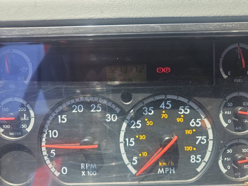 2003 Freightliner FL70