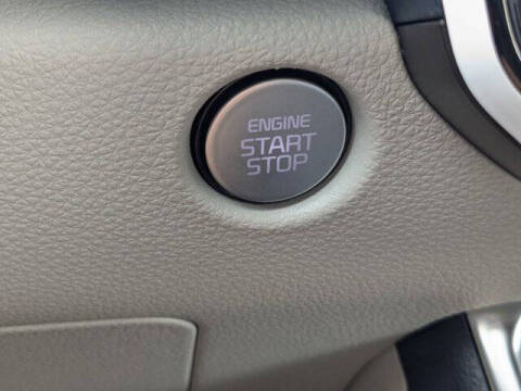 2025 Kia Carnival SX