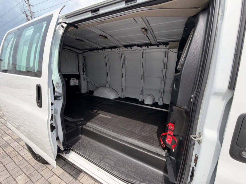 2021 Chevrolet Express 2500