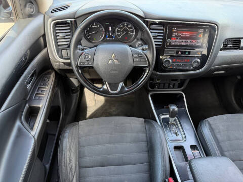 2019 Mitsubishi Outlander SE