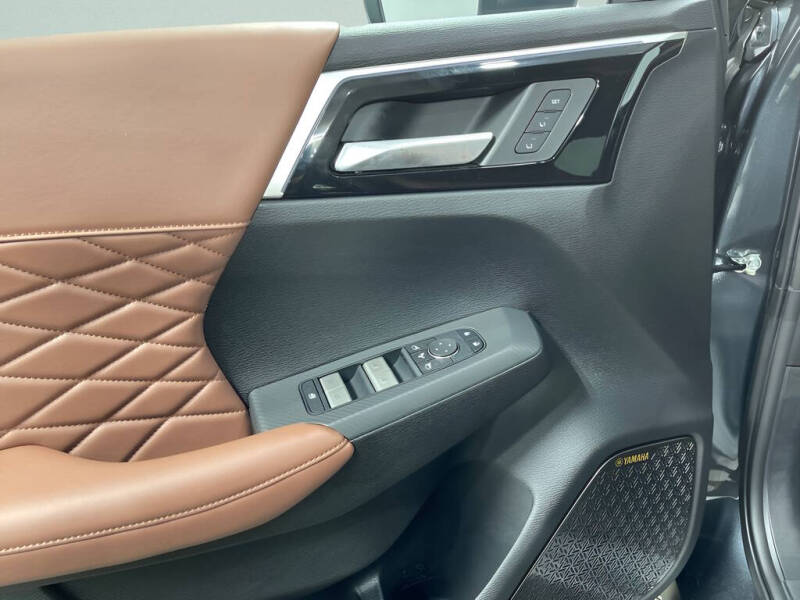 2026 Mitsubishi Outlander PHEV SEL