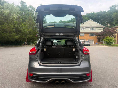 2017 Ford Focus ST