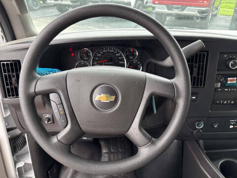 2025 Chevrolet Express 3500