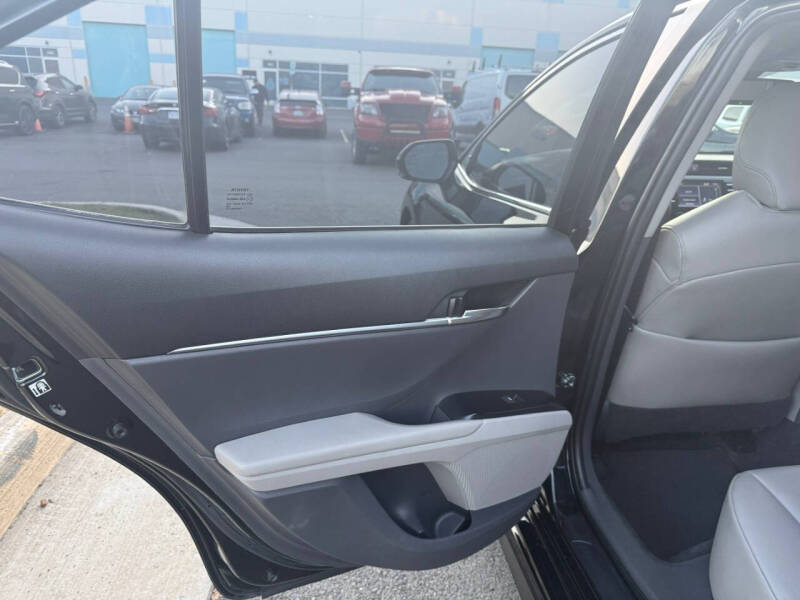 2019 Toyota Camry SE