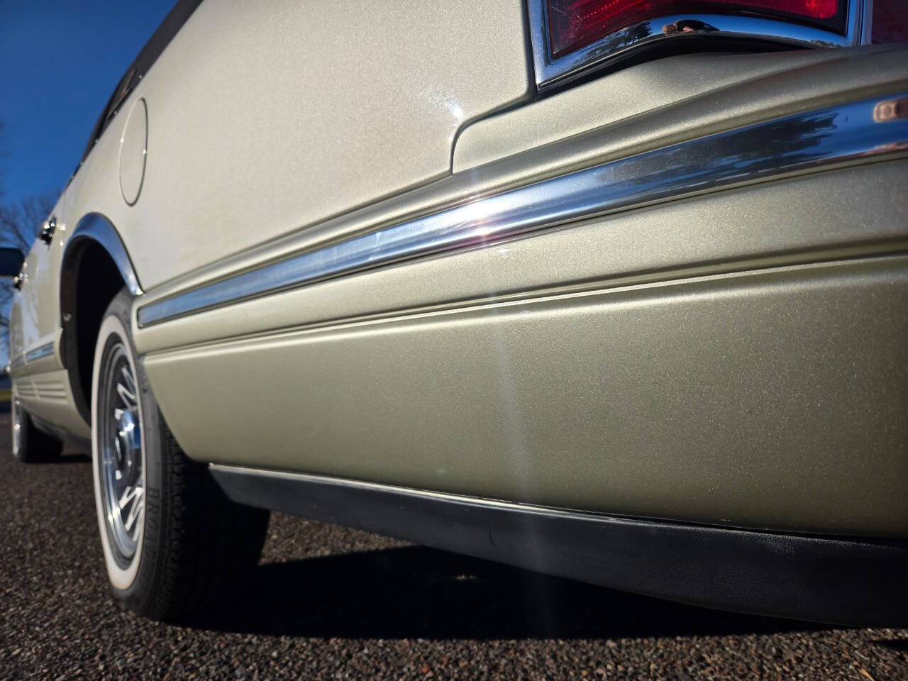 1997 Lincoln Town Car 33